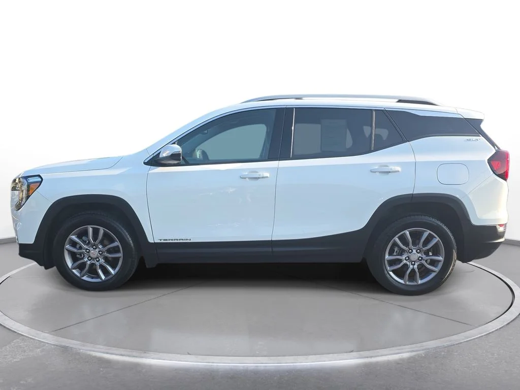 Used 2024 White GMC SLT image 8