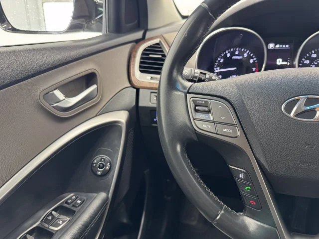 Used 2018 Sparkling Silver Hyundai 2.4 Base image 24