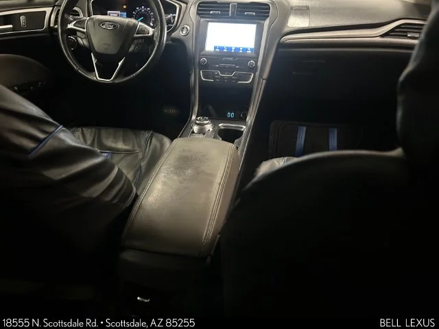 Used 2020 Blue Ford SE image 13