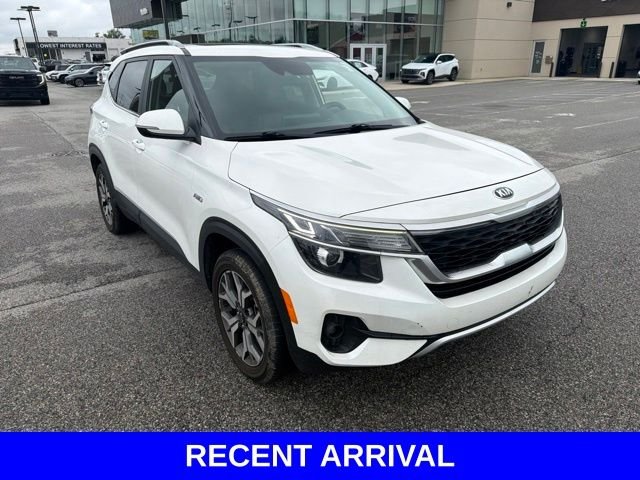 Used 2021 White Kia EX image 2