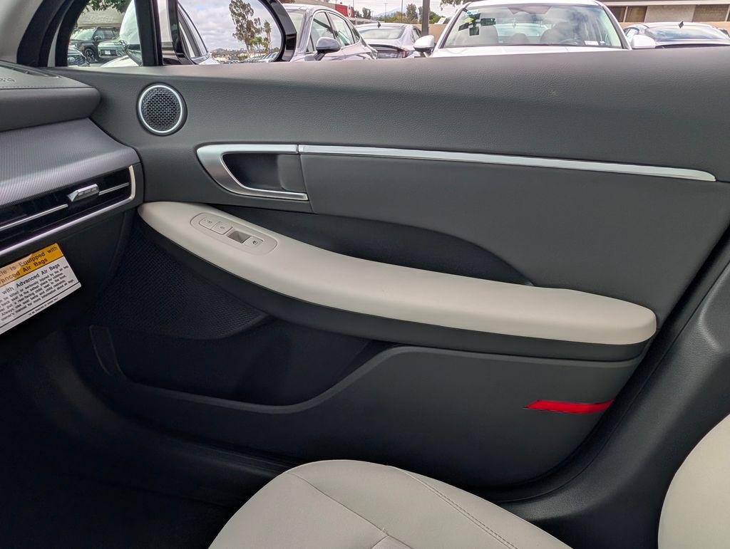 New 2026 White Hyundai SEL Sport image 22
