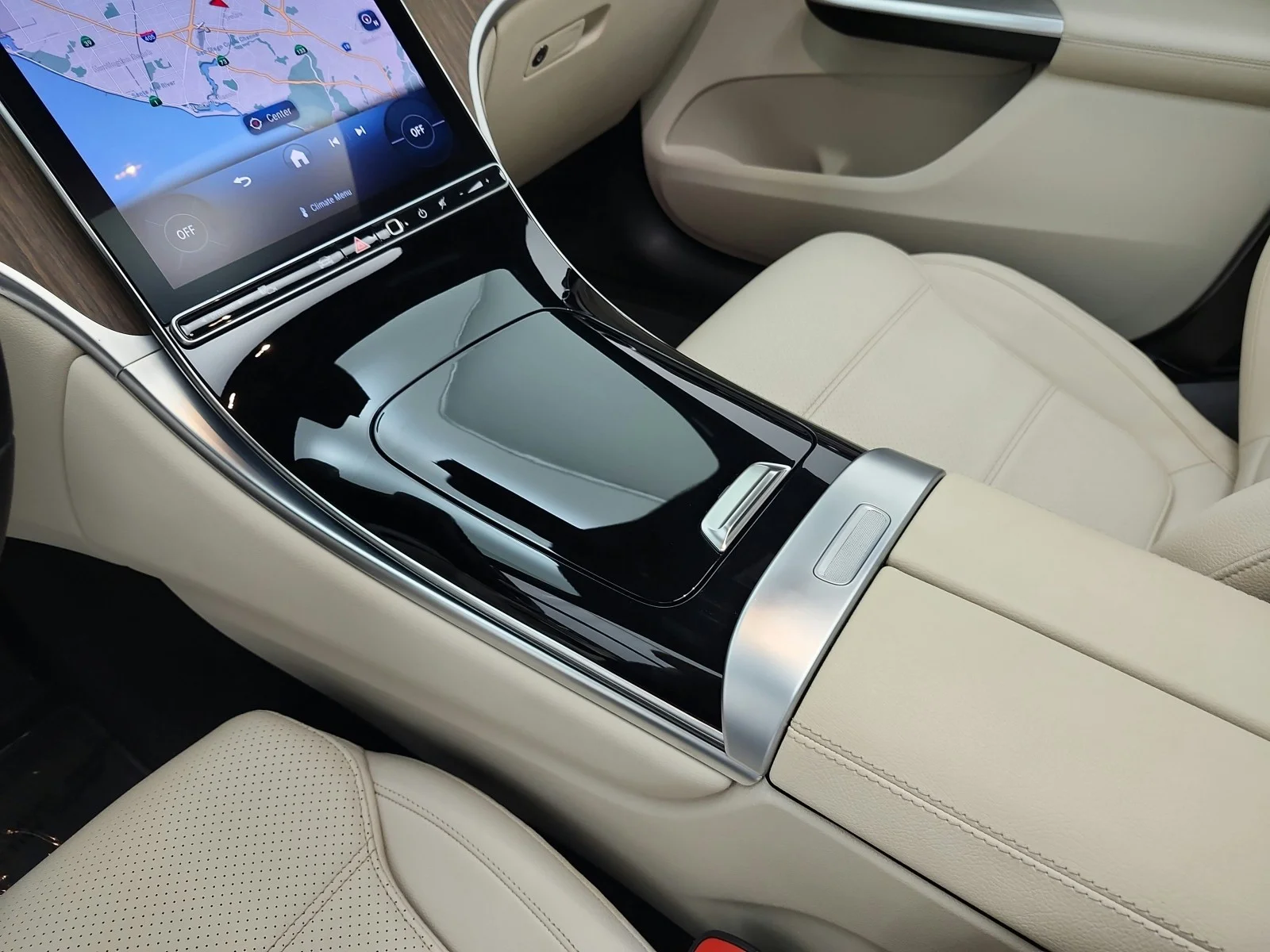 Used 2023 Mojave Silver Metallic Mercedes-Benz GLC 300 SUV image 11