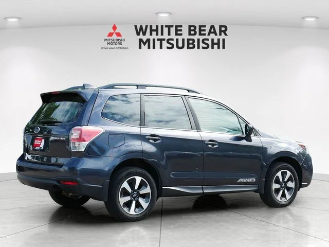 Used 2018 Gray Subaru 2.5i Premium image 5