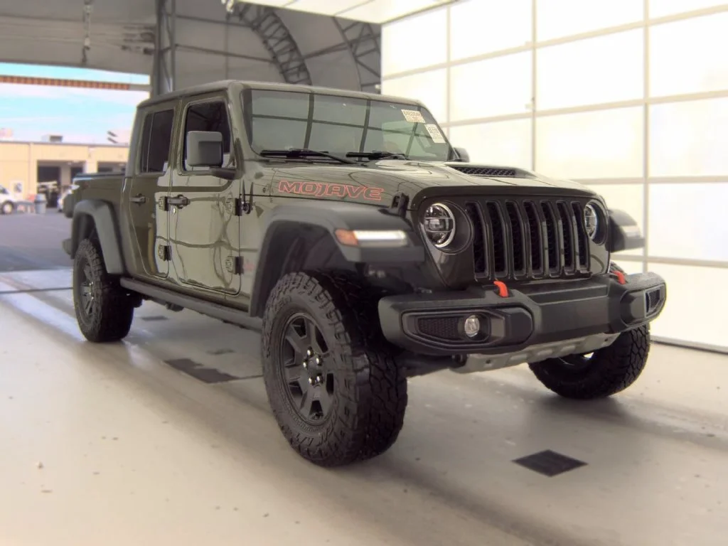 Used 2022 Green Jeep Mojave image 3