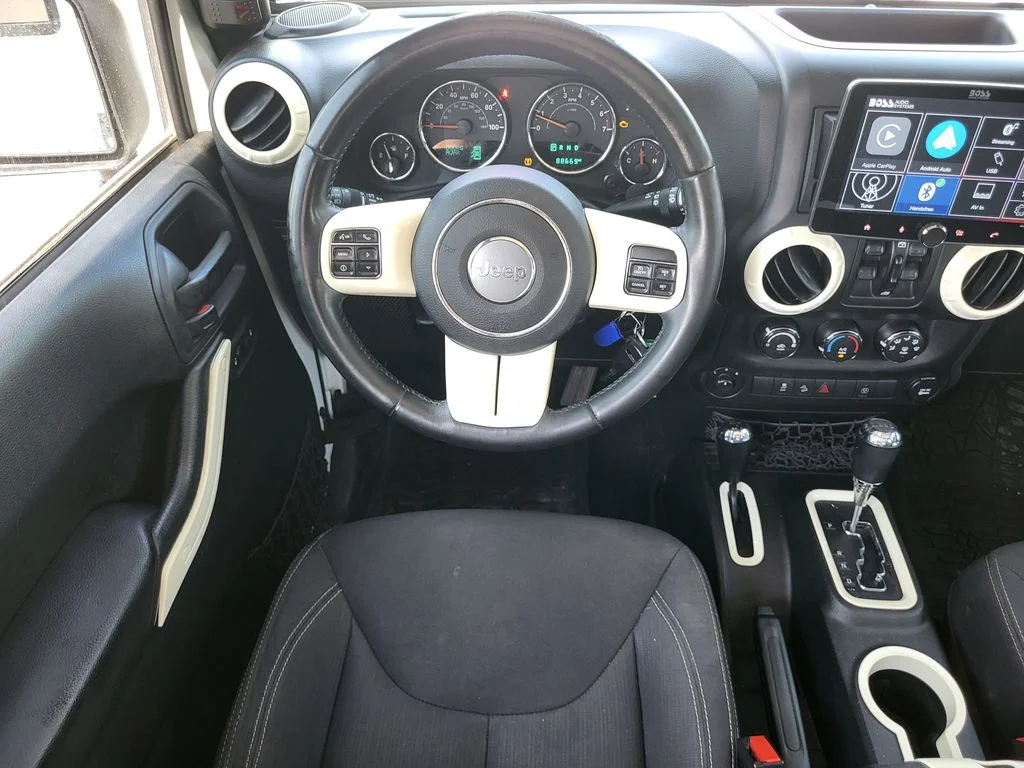Used 2017 Bright White Clearcoat Jeep Unlimited Rubicon image 20