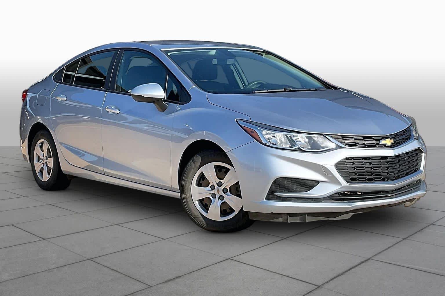 Pre-Owned 2017 Chevrolet Cruze LS