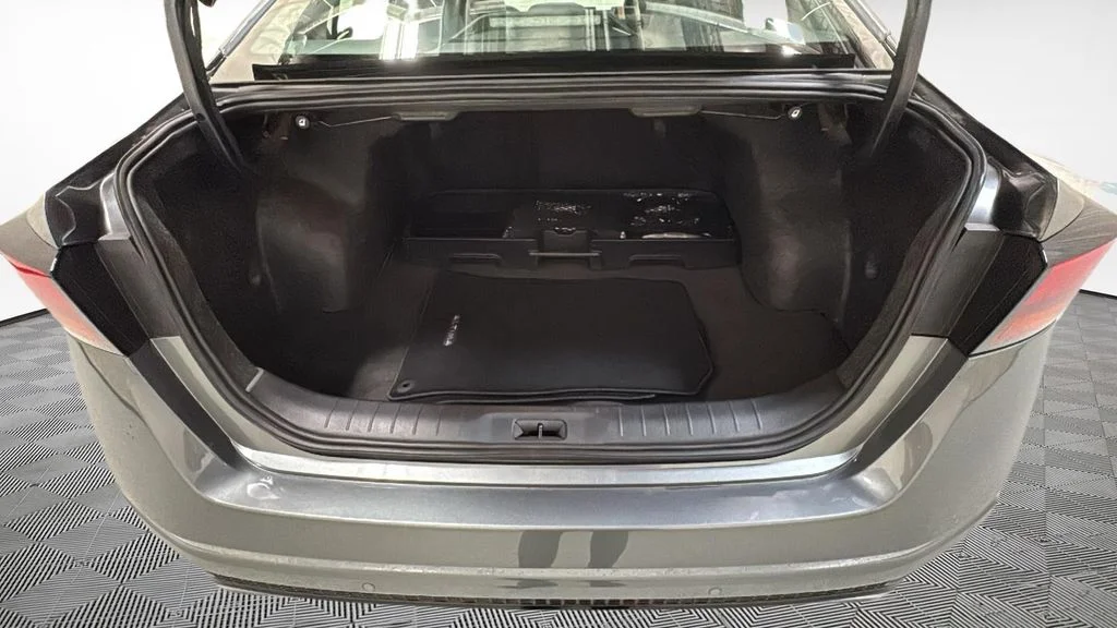 New 2026 Gray Nissan 2.5 SR image 11