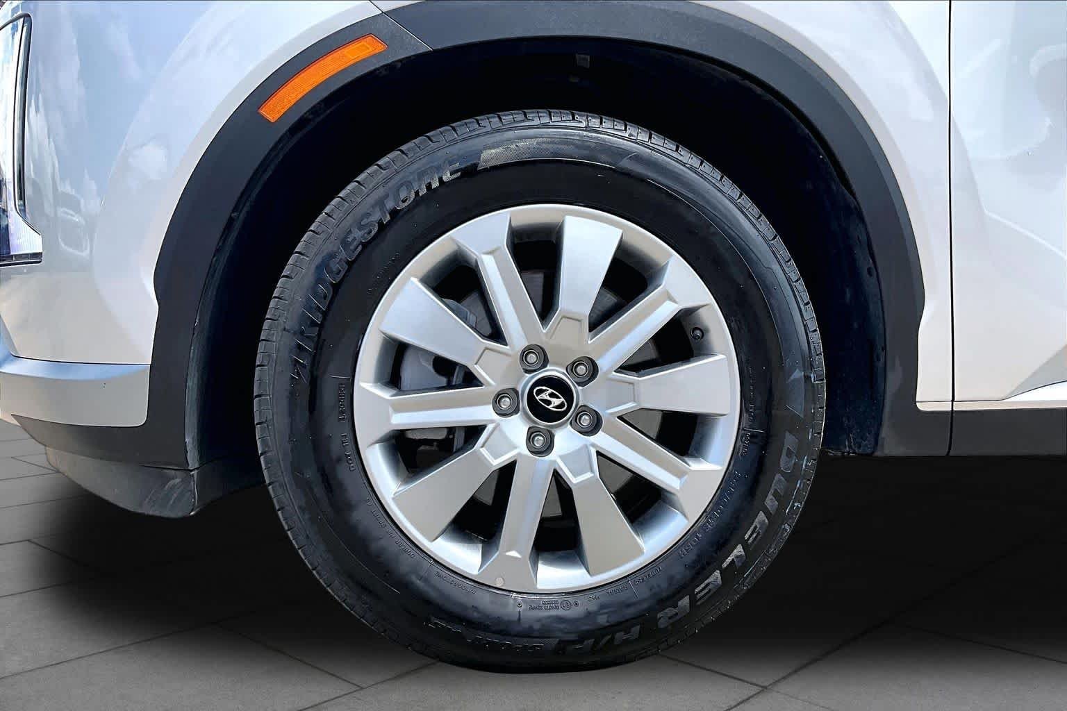 Used 2025 Typhoon Silver Hyundai SEL image 11