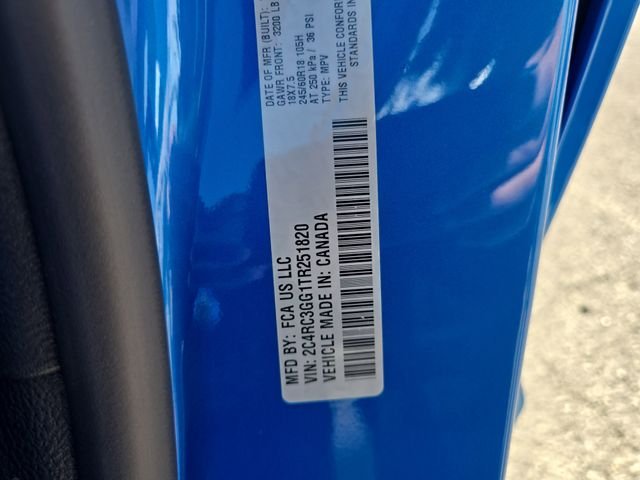 New 2026 Hydro Blue Pearl-Coat Exterior Paint Chrysler Limited image 31
