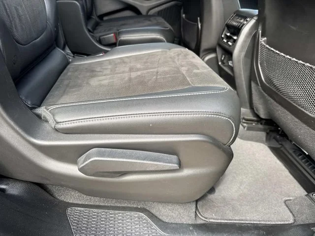 Used 2023 Black Jeep Altitude image 20