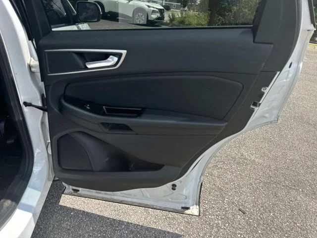 Used 2019 White Ford SEL image 21