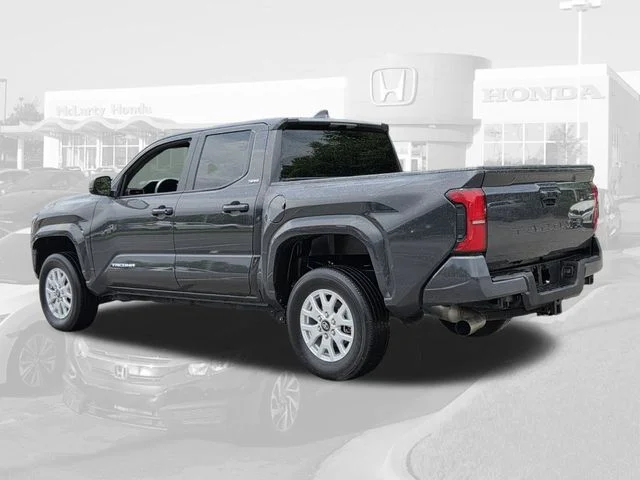 Used 2025 Underground Toyota SR5 image 3