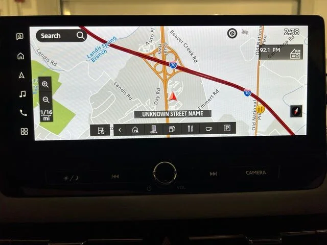 Used 2025 White Mitsubishi SE image 16