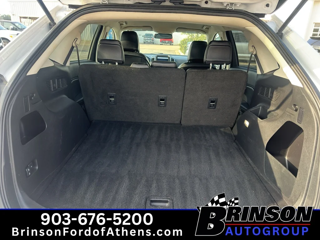 Used 2024 Oxford White Ford SEL image 9