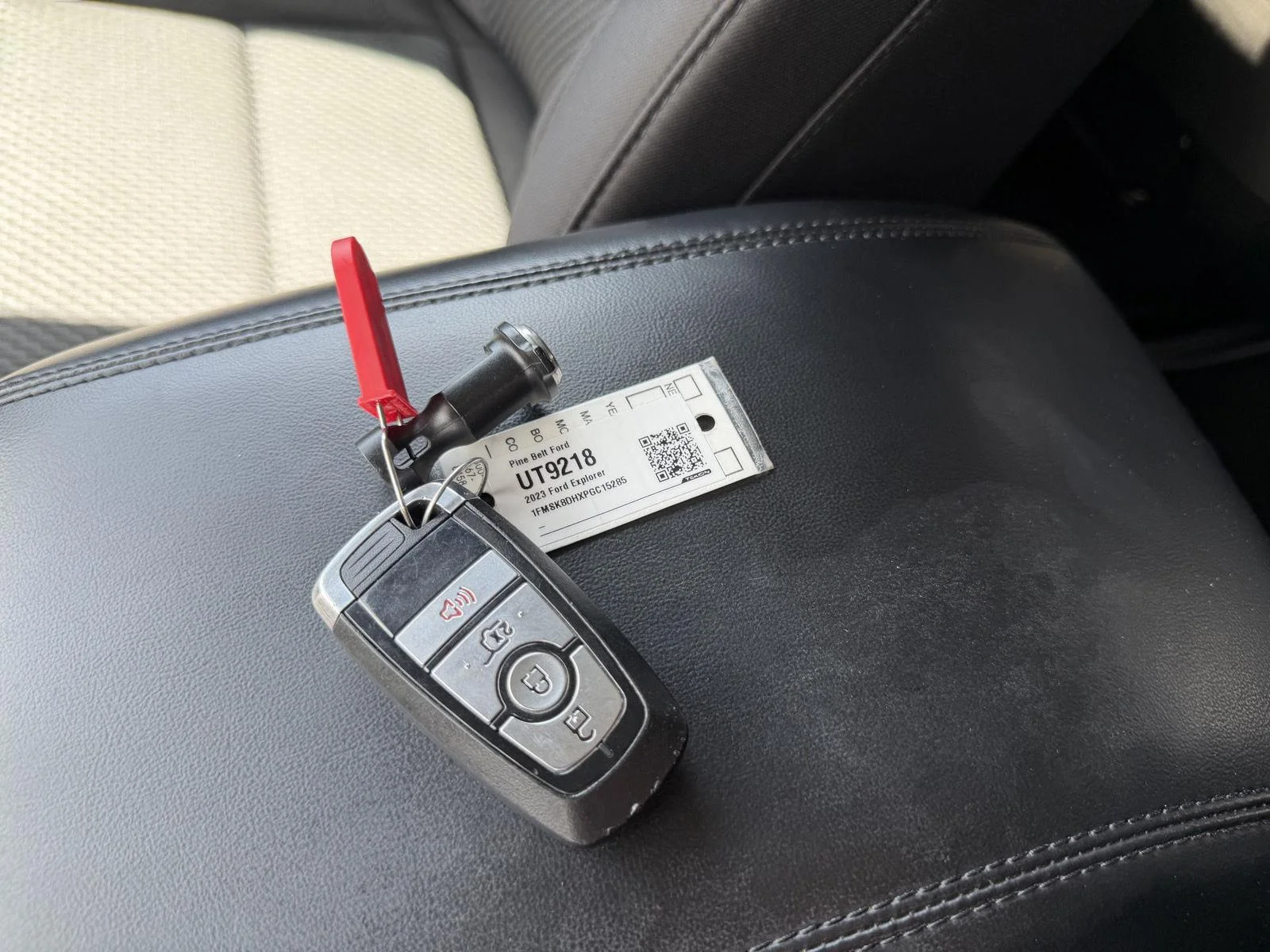 Used 2023 Iconic Silver Ford XLT image 13