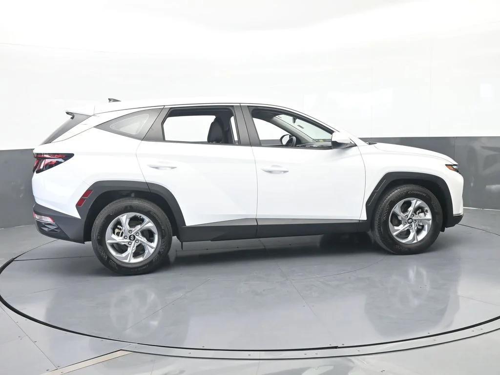 Used 2024 White Pearl Hyundai SE image 7