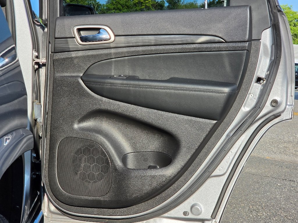 Used 2021 Billet Silver Metallic Clear Coat Jeep Laredo X image 29