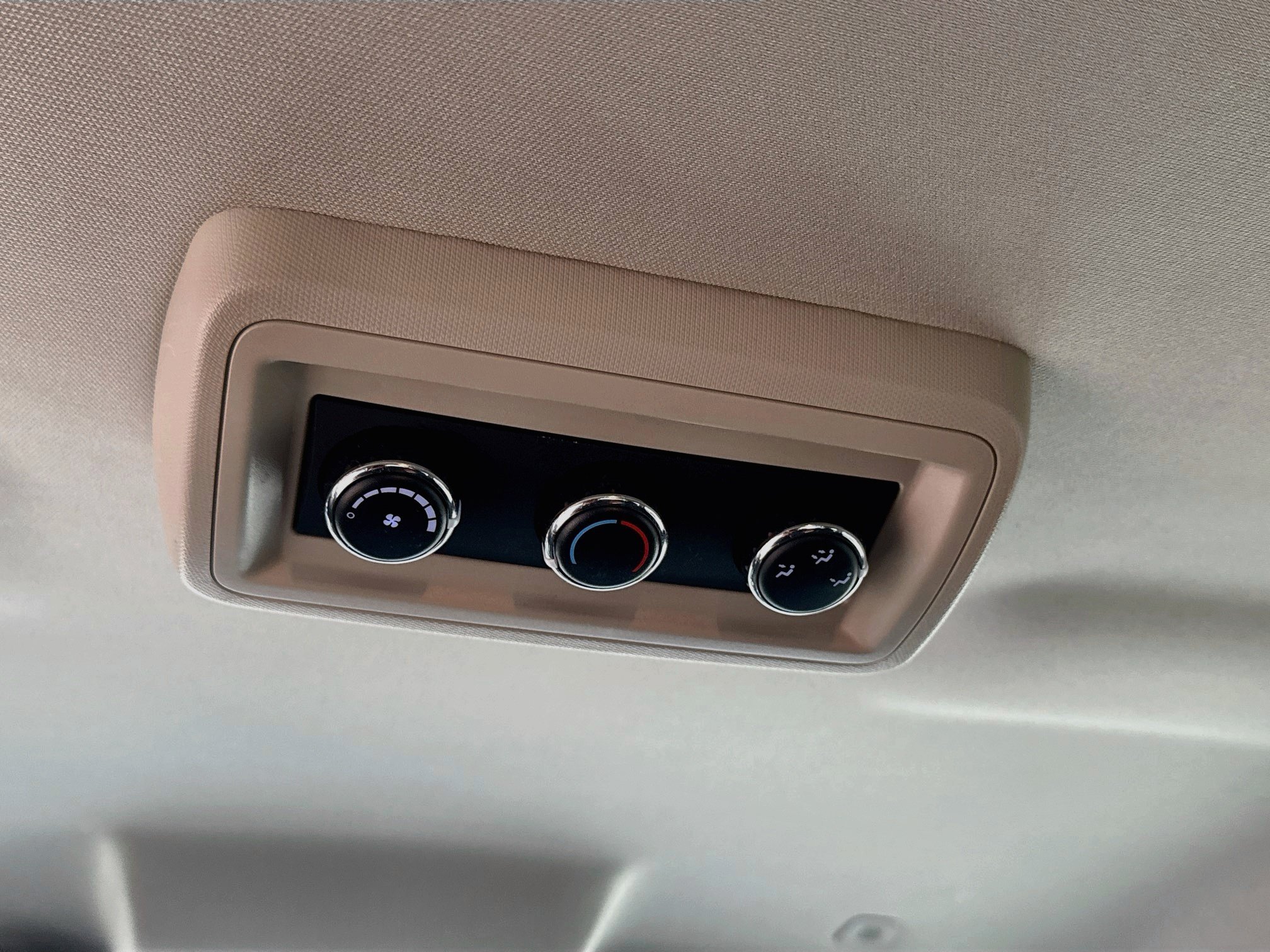 Used 2019 Pitch Black Clearcoat Dodge SE image 19