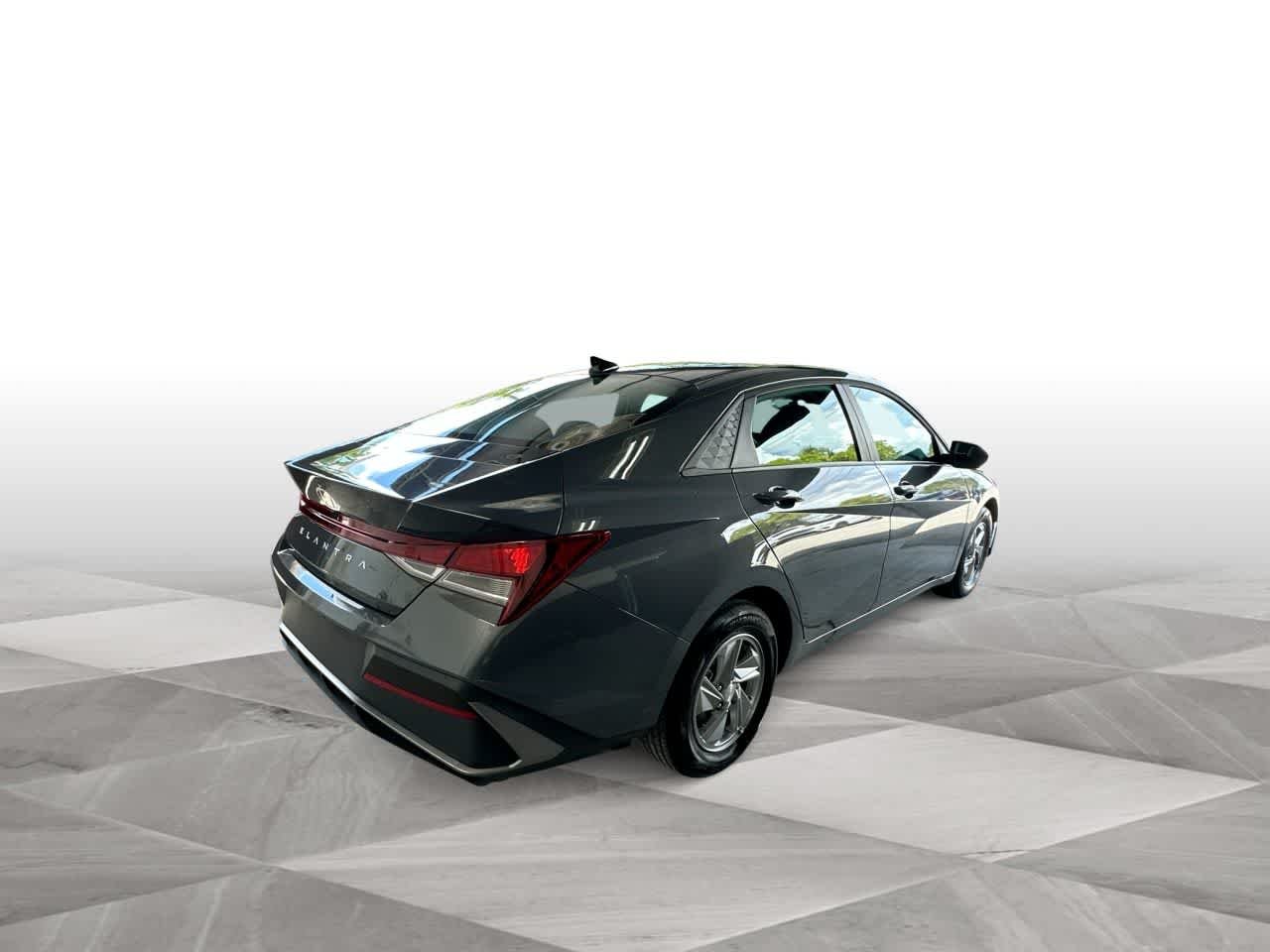 2026 Hyundai Elantra SE - Photo 8