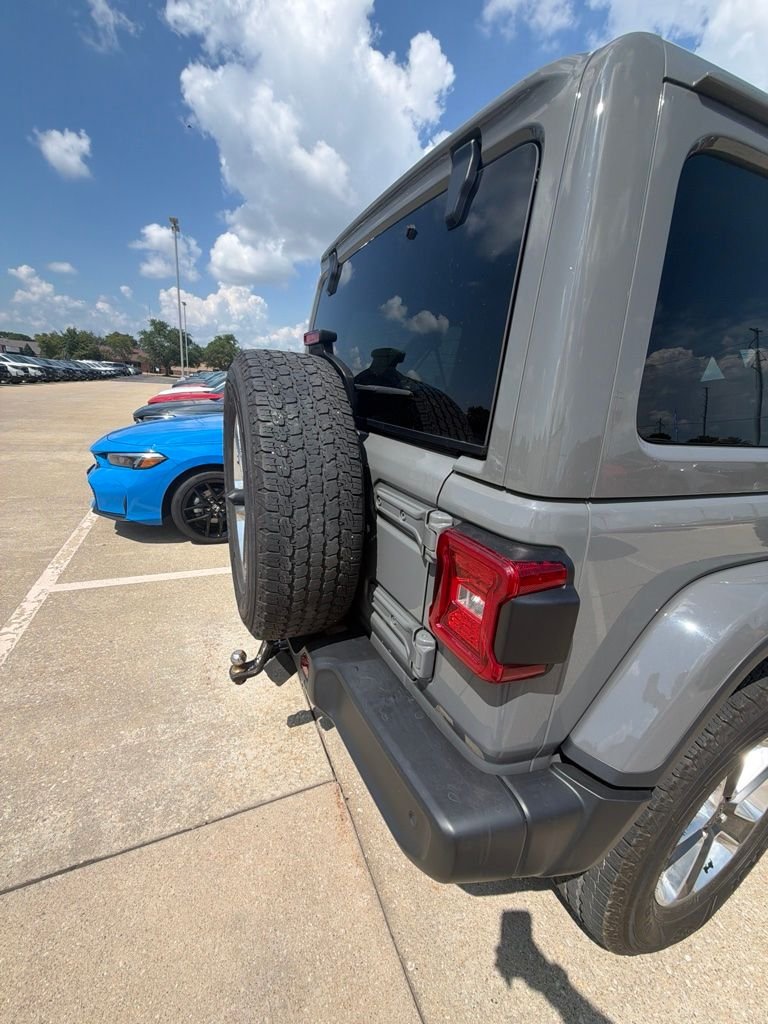 Used 2021 Sting-Gray Clearcoat Jeep Unlimited Sahara image 23