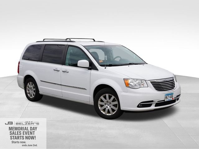 2015 Chrysler Town & Country Touring's photo