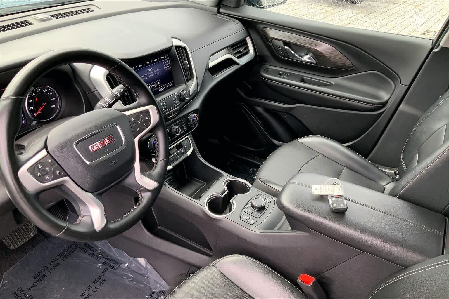 Used 2024 Downpour Metallic GMC SLT image 15