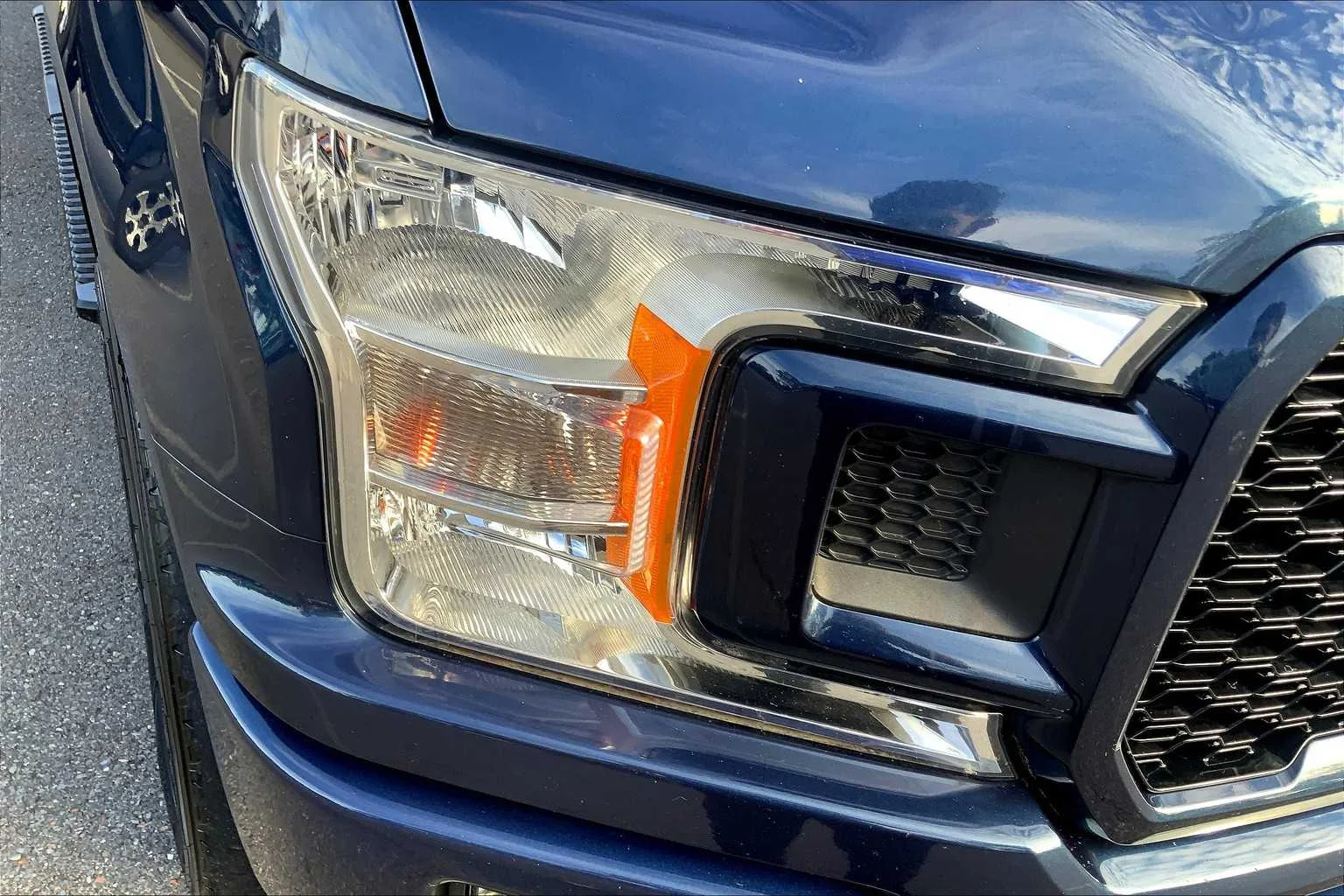 Used 2018 Blue Jeans Metallic Ford XL image 27