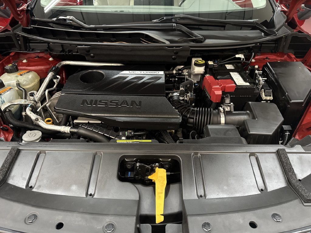 Used 2023 Scarlet Nissan SL image 34