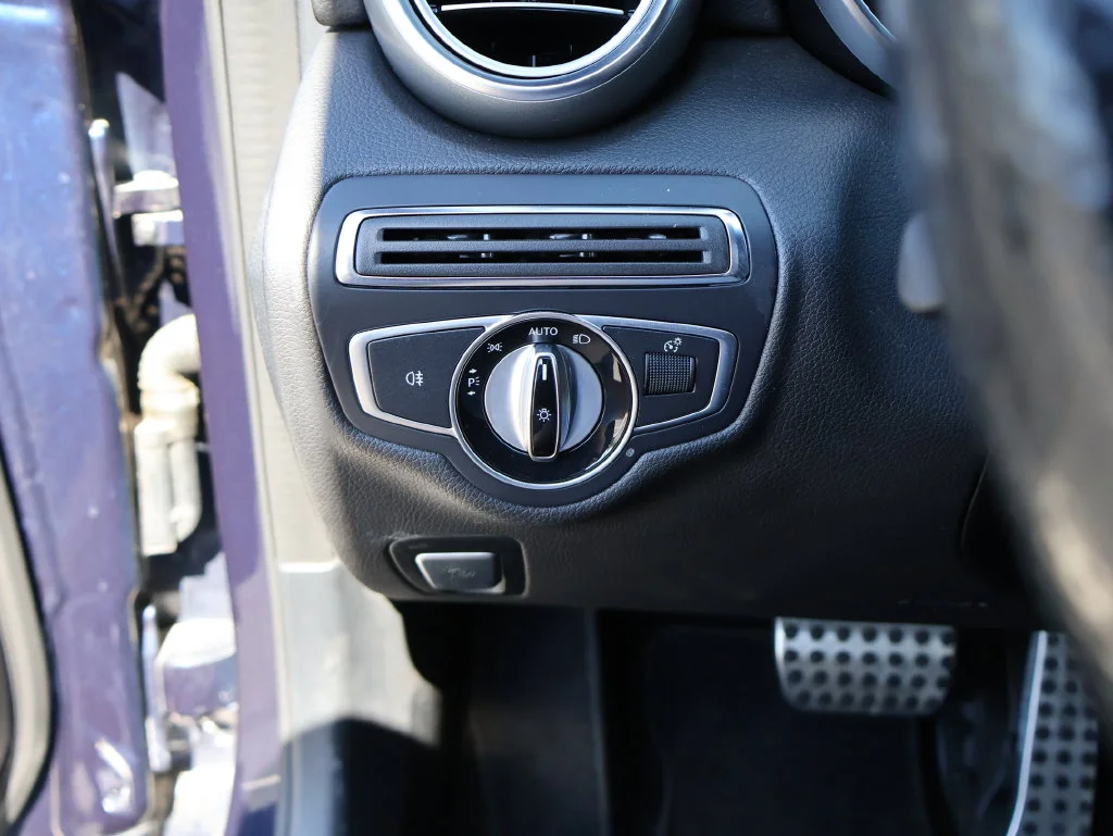 Used 2016  Mercedes-Benz C 300 image 25