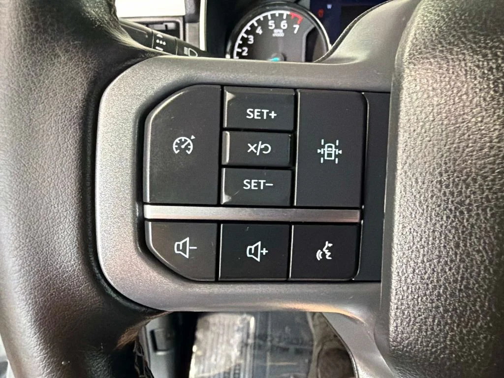 Used 2023 Oxford White Ford XLT image 30