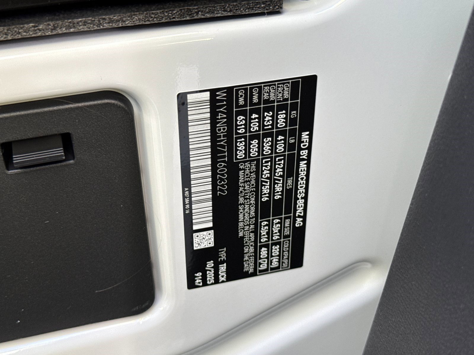 New 2026 Arctic White Mercedes-Benz 2500 High Roof HO Diesel 144 WB image 26