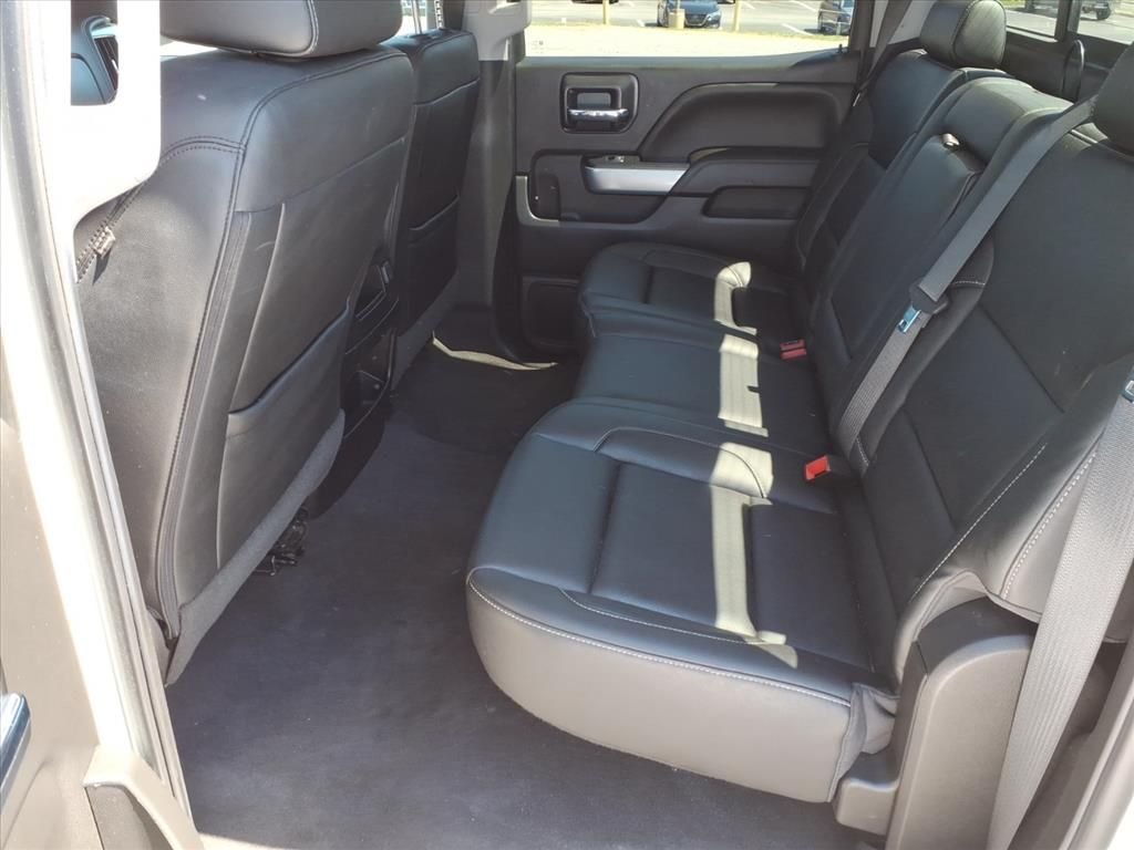 Used 2018 Summit White Chevrolet LTZ image 5