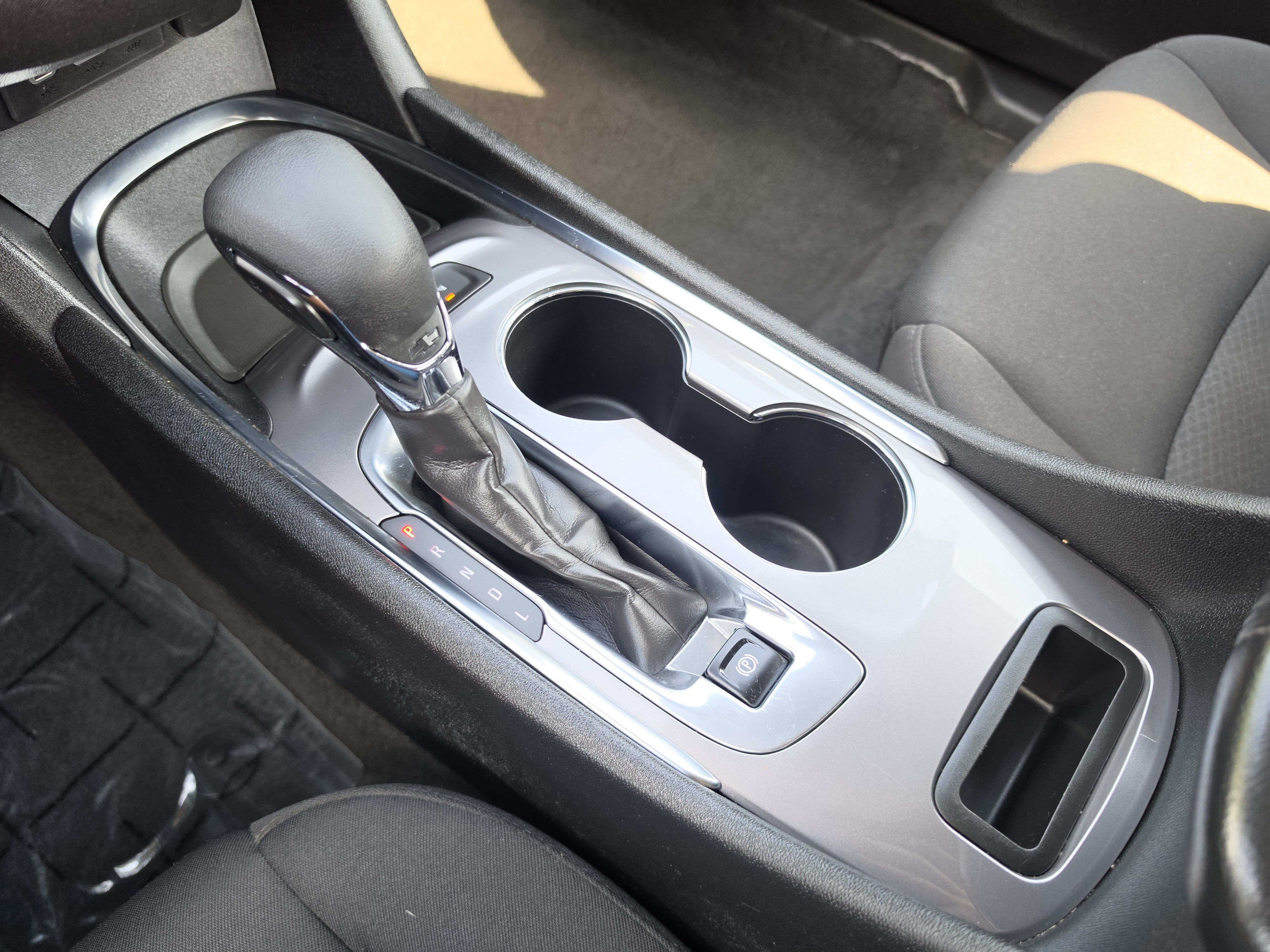 Used 2024 Mineral Gray Metallic Chevrolet LT image 27