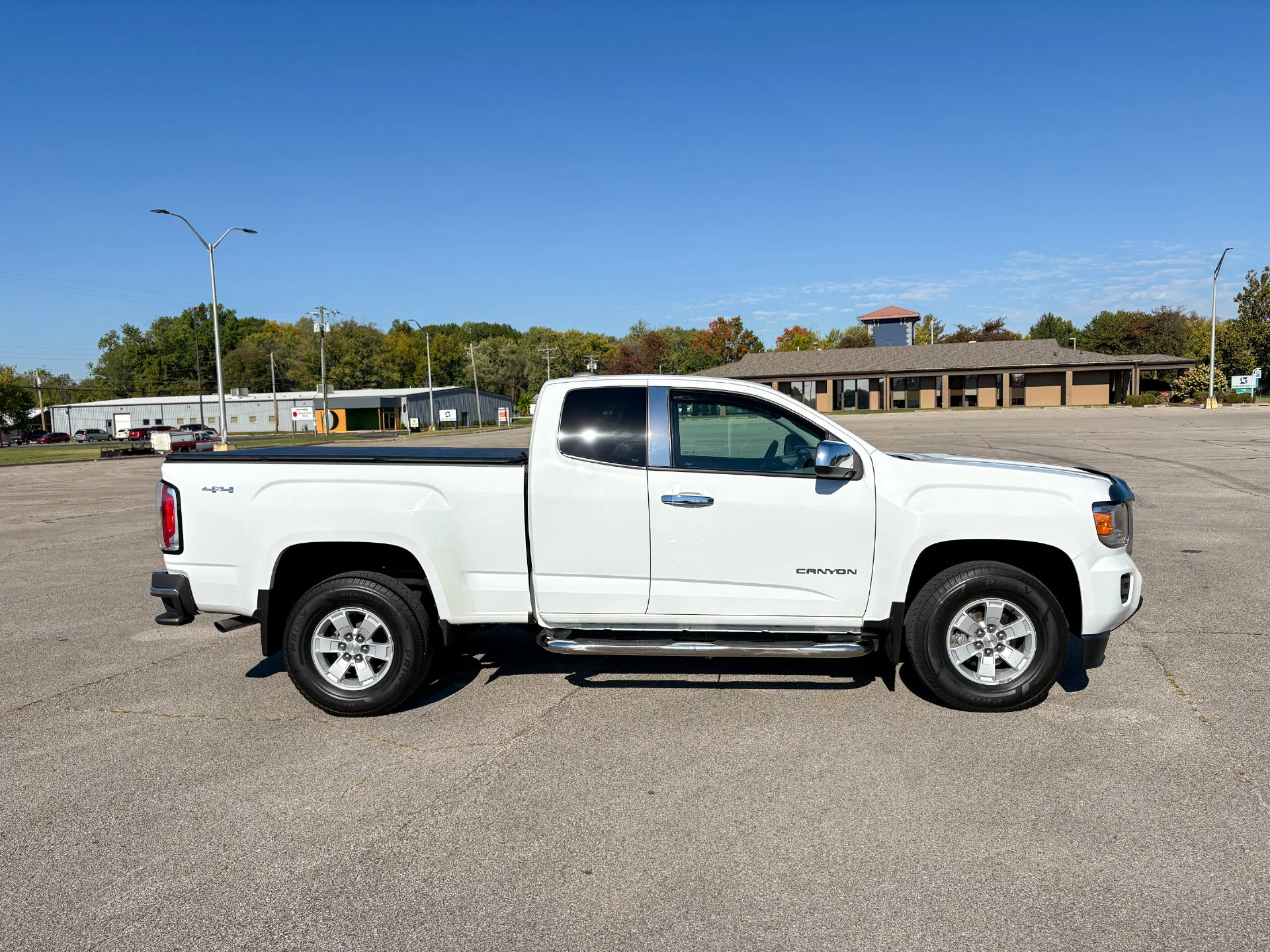 Used 2017 White GMC SLE1 image 10