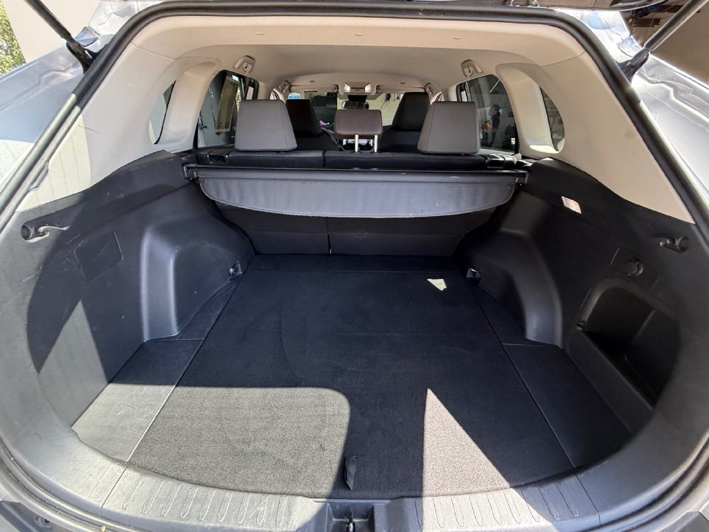 Used 2025 Silver Toyota XLE image 19