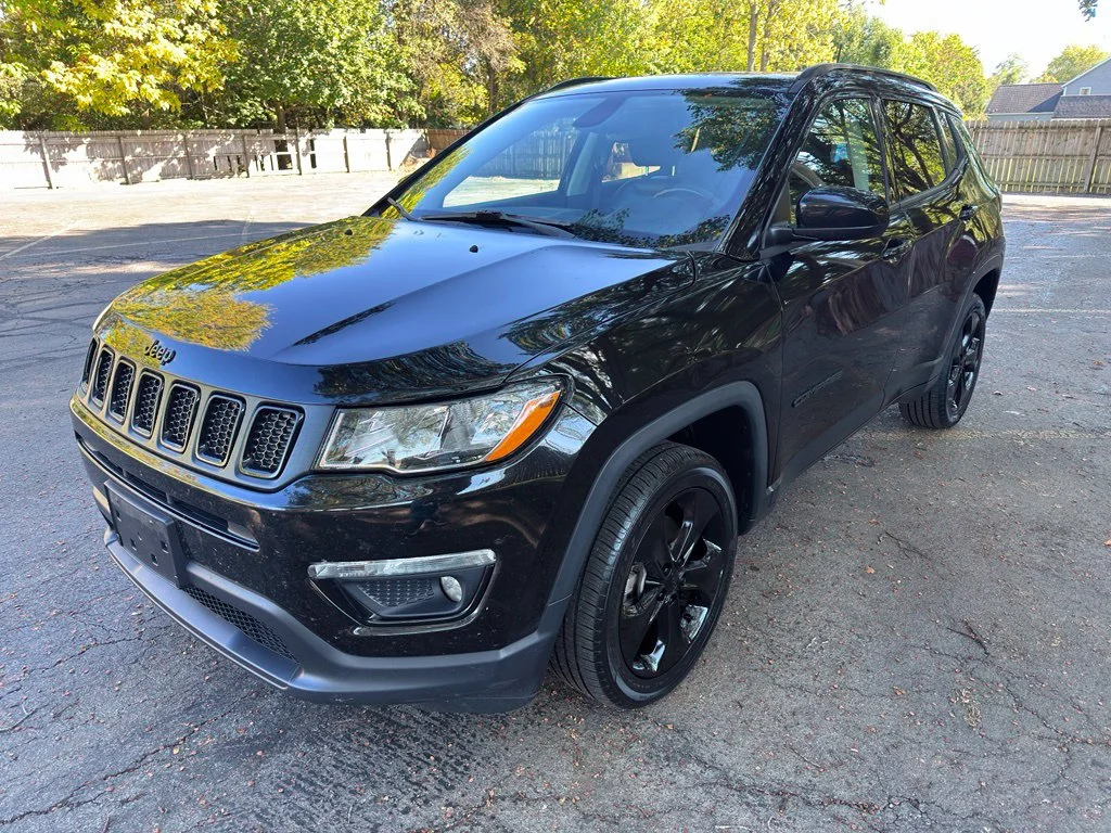 Used 2019 Black Jeep Latitude image 13