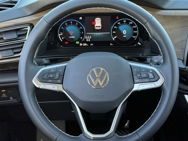 New 2026 Silver Volkswagen SE w/Technology image 9