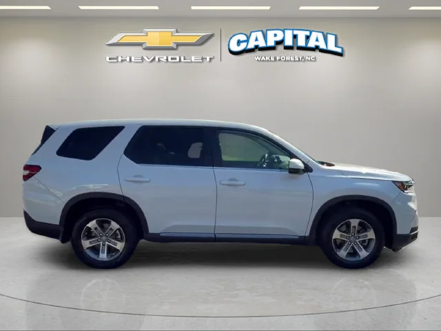 Used 2025 White Honda EX-L image 7