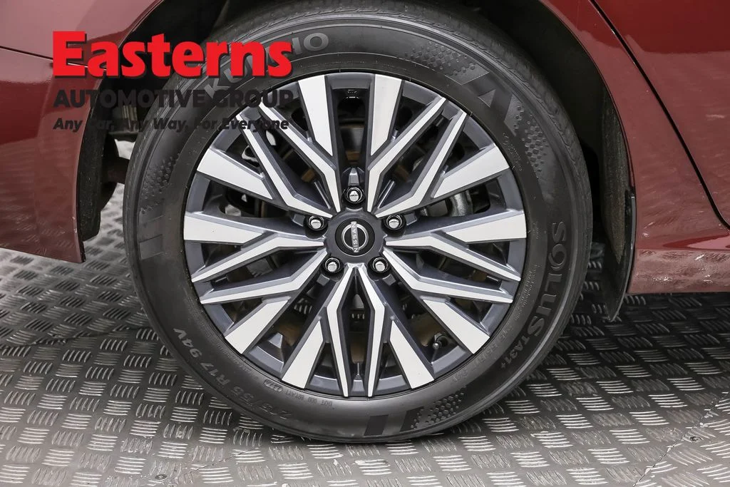 Used 2025 Red Nissan 2.5 SV image 27
