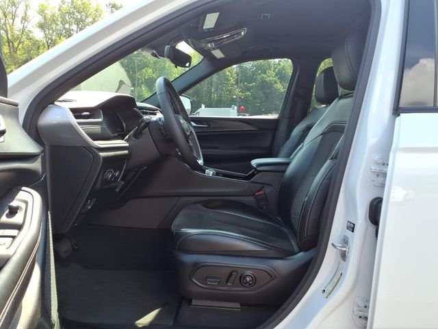 Certified Used 2023 Bright White Clearcoat Jeep Altitude X image 13
