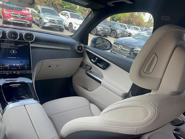 New 2026 Starling Blue Metallic Mercedes-Benz AWD GLC 300 4MATIC® 4dr SUV image 28
