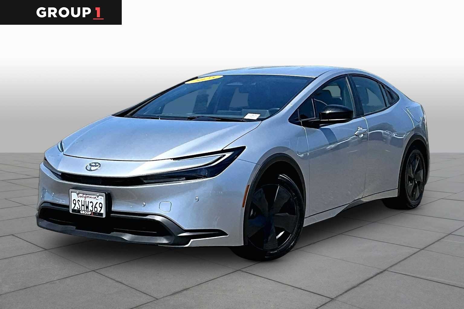 2025 Toyota Prius LE FWD's photo