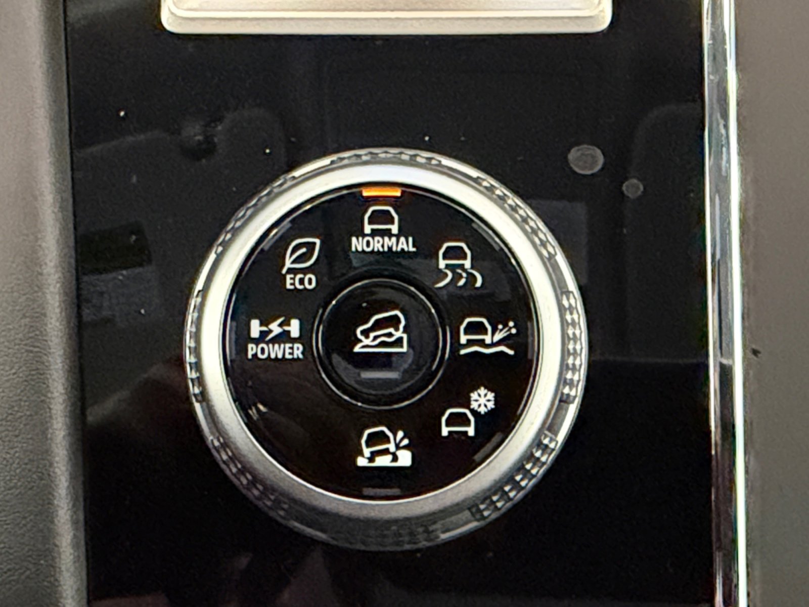 New 2026 Moonrock Gray Nissan SL image 31