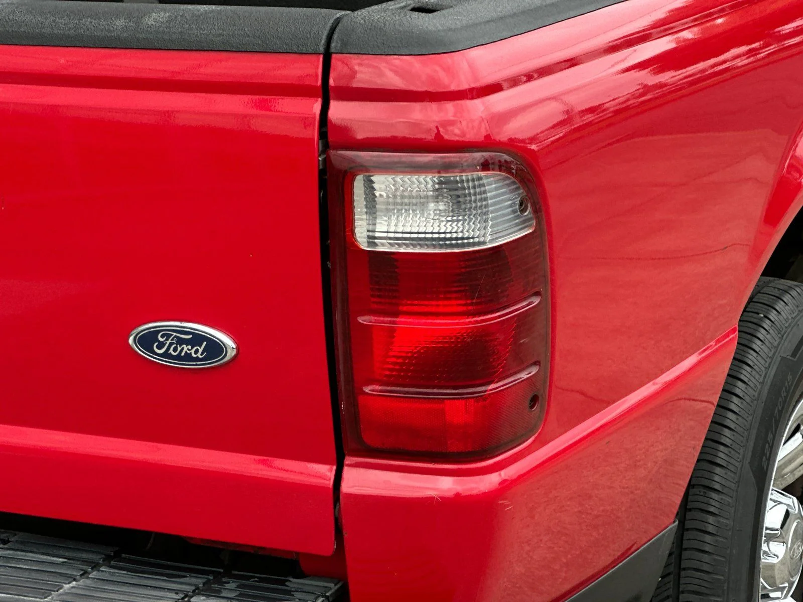 Used 2004 Red Ford XLT image 21