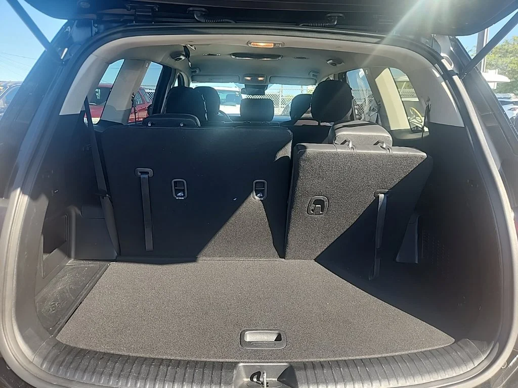 Used 2024 Black Kia LX image 17