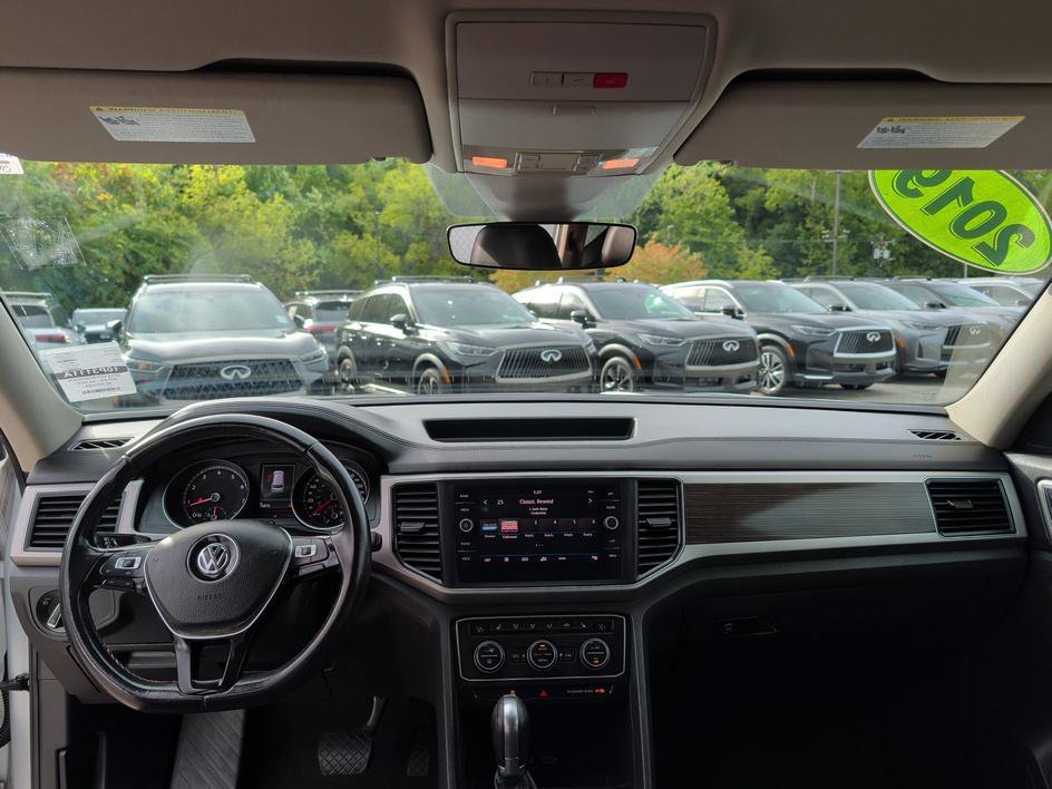 Used 2019 Reflex Silver Metallic Volkswagen 3.6L V6 SE w/Technology image 11