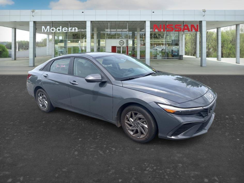 Used 2024 Ecotronic Gray Hyundai SEL image 7