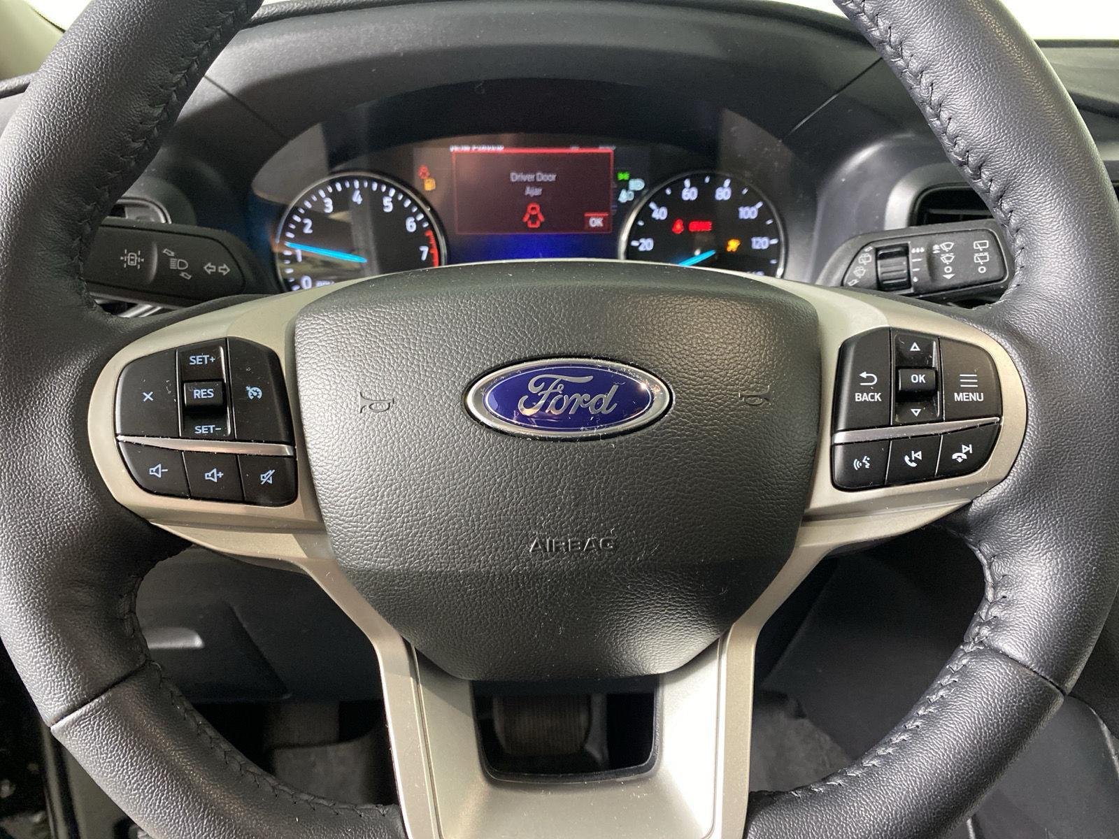 Used 2023 Agate Black Ford XLT image 17