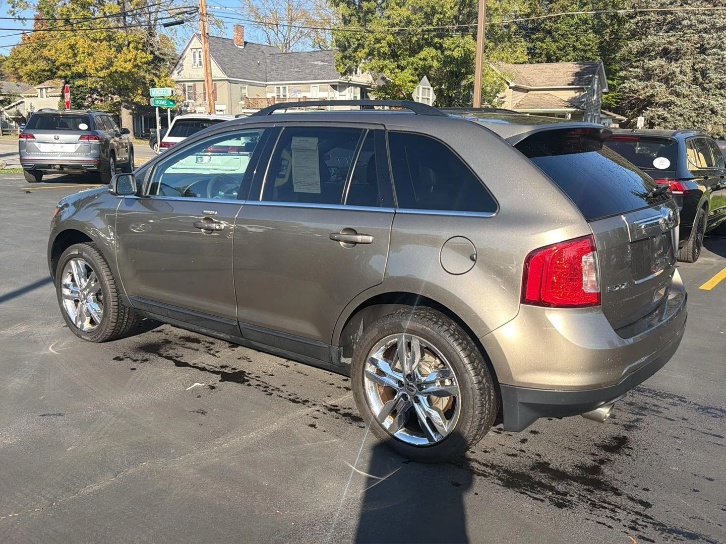 Used 2013  Ford Limited image 2