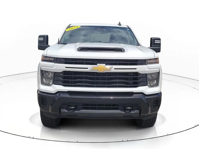 Used 2024 White Chevrolet Custom image 2